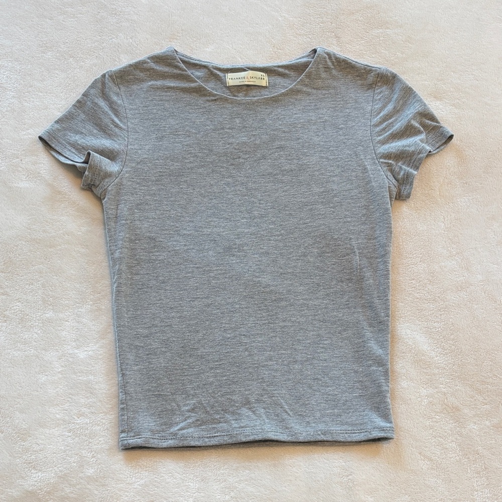 Frankee & Skylarr Light Gray Casual Tee
